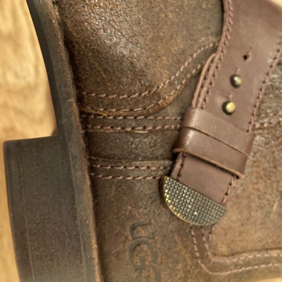 Ugg Distressed Leather Roding Boots - Picture 3 of 5